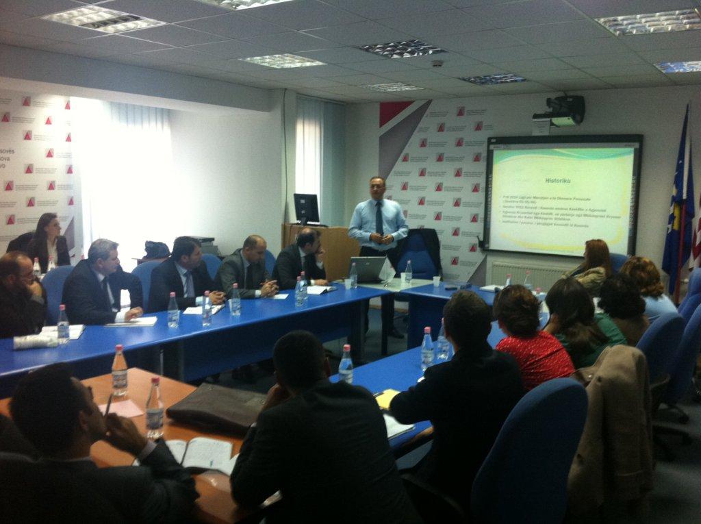 Seminar ndërgjegjësues me zyrtarët e Administratës Tatimore të Kosovës